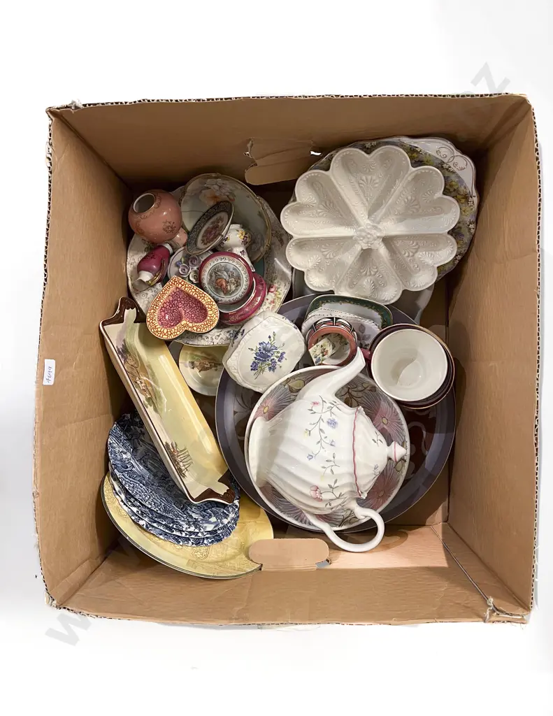 Box Quantity of Assorted Fancy China Image 1++