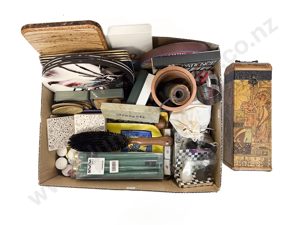 Box of Assorted Decorative Homewares Image 1++