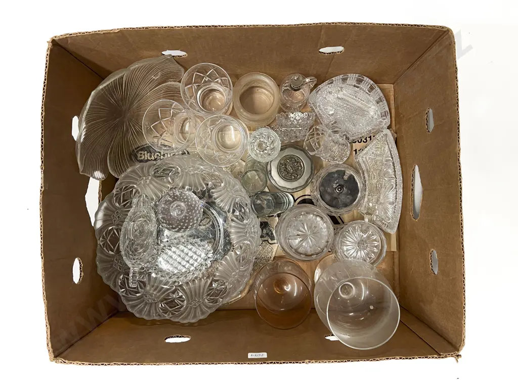 Box of Assorted Crystal & Glassware Image 1++