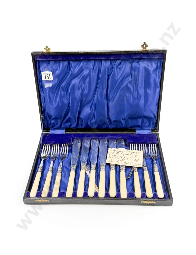 Cased Bone Handled Fish Service & Extras Image 1++