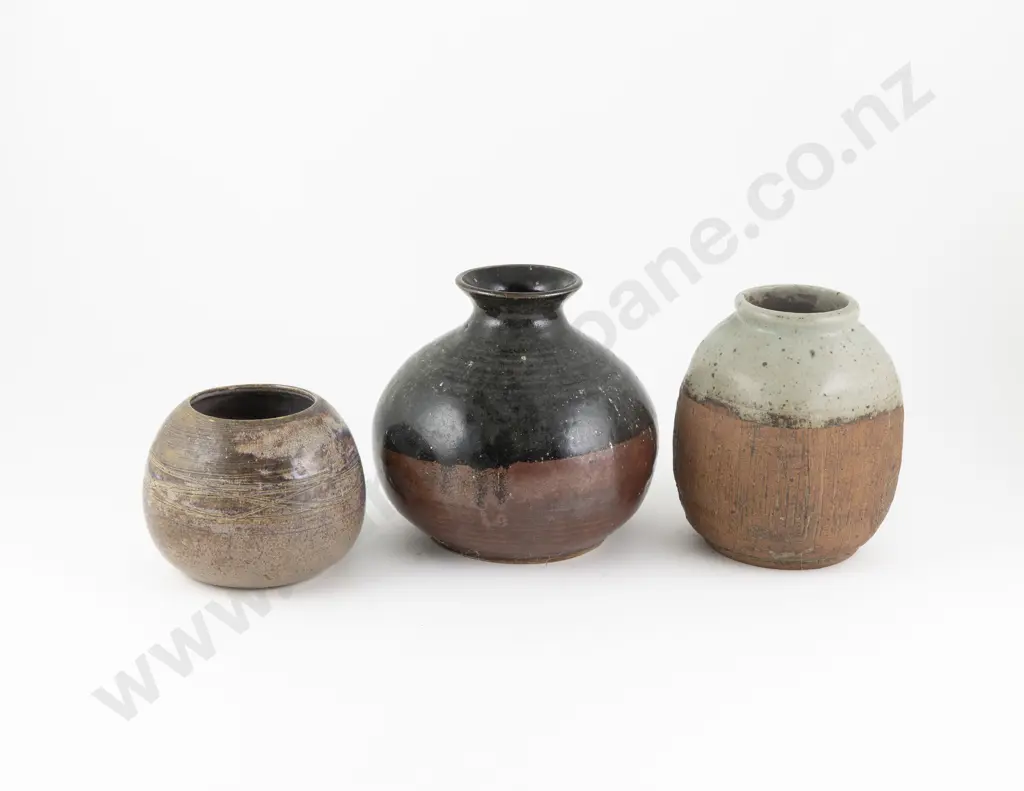 Three NZ Pottery Vases Image 1++