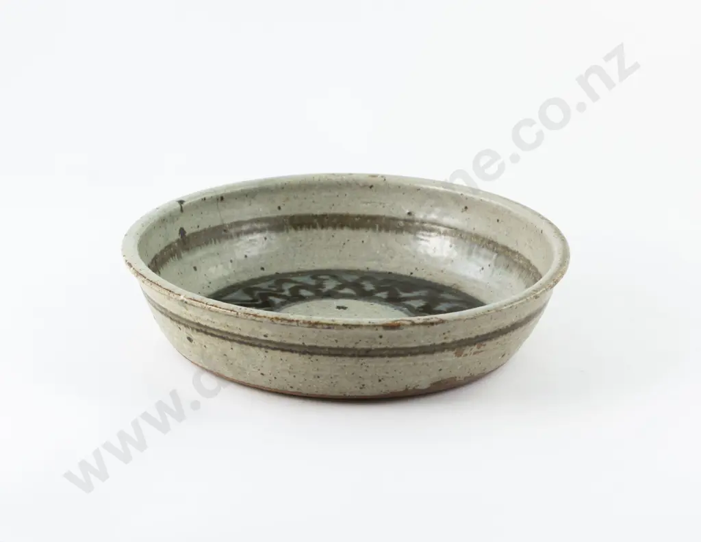 NZ Pottery Fruit Bowl Image 1++
