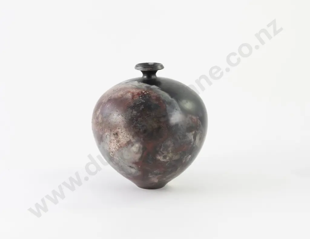 NZ Pottery Ovoid Vase Image 1++