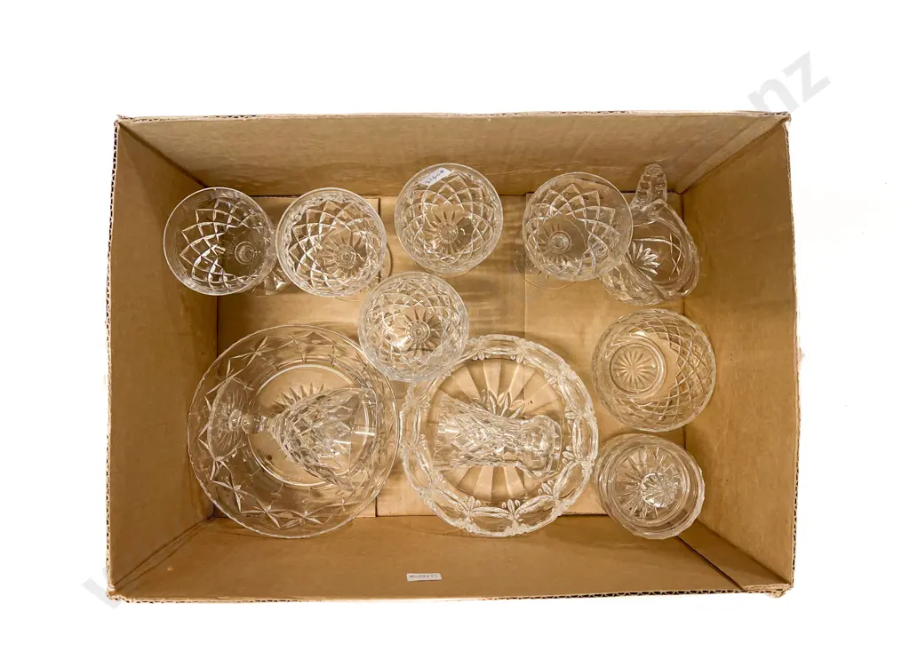 Quantity of Assorted Crystal Image 1++
