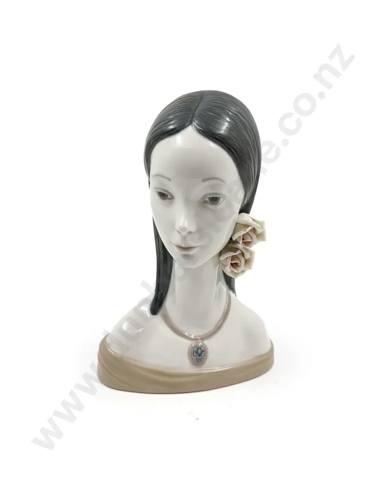 Lladro Bust Image 1++