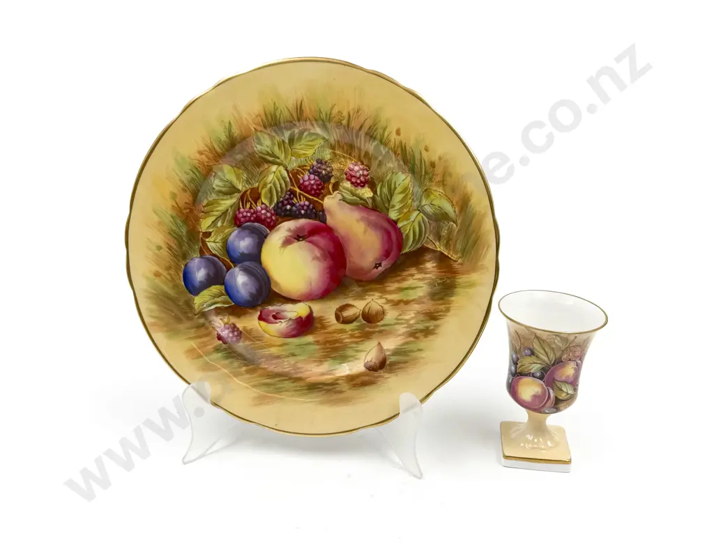 Aynsley Cabinet Plate and Small Urn Image 1++