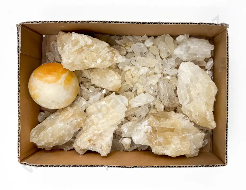 Quantity of Assorted Crystal Fragments Image 1++