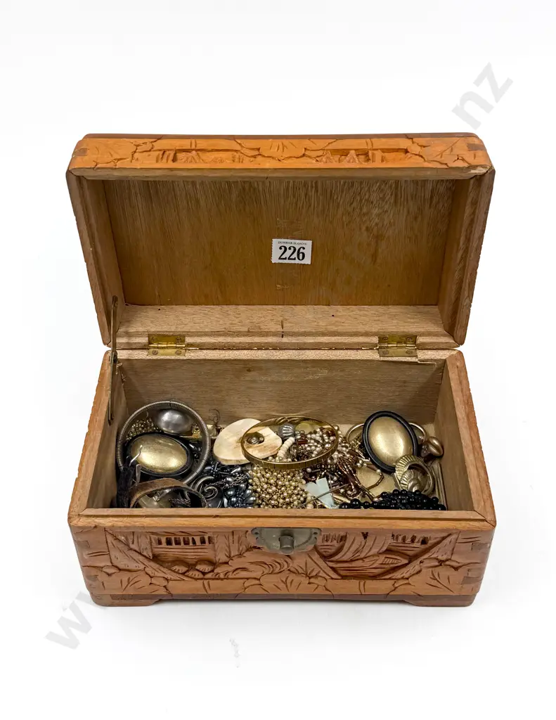 Small Camphorwood Chest of Assorted Costume Jewellery Image 1++