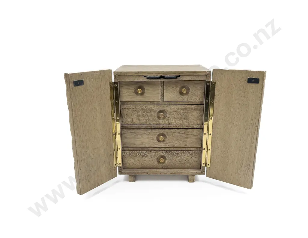 Fitted Wardrobe Form Jewellery Box Image 1++