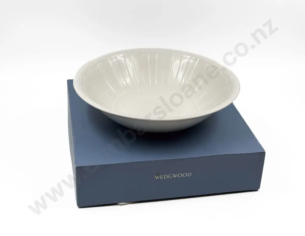 Boxed Wedgwood "Classic Garden" Fruit Bowl Image 1++