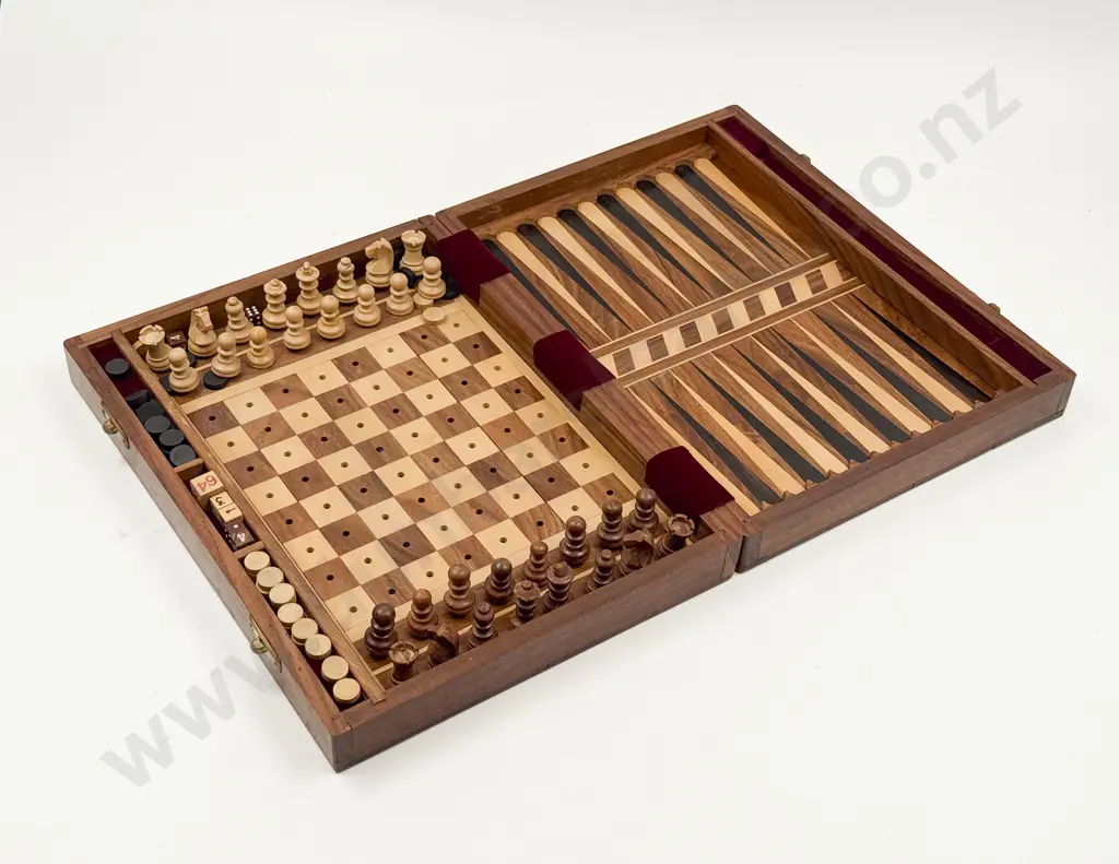 Cased Multi Game Set Image 1++