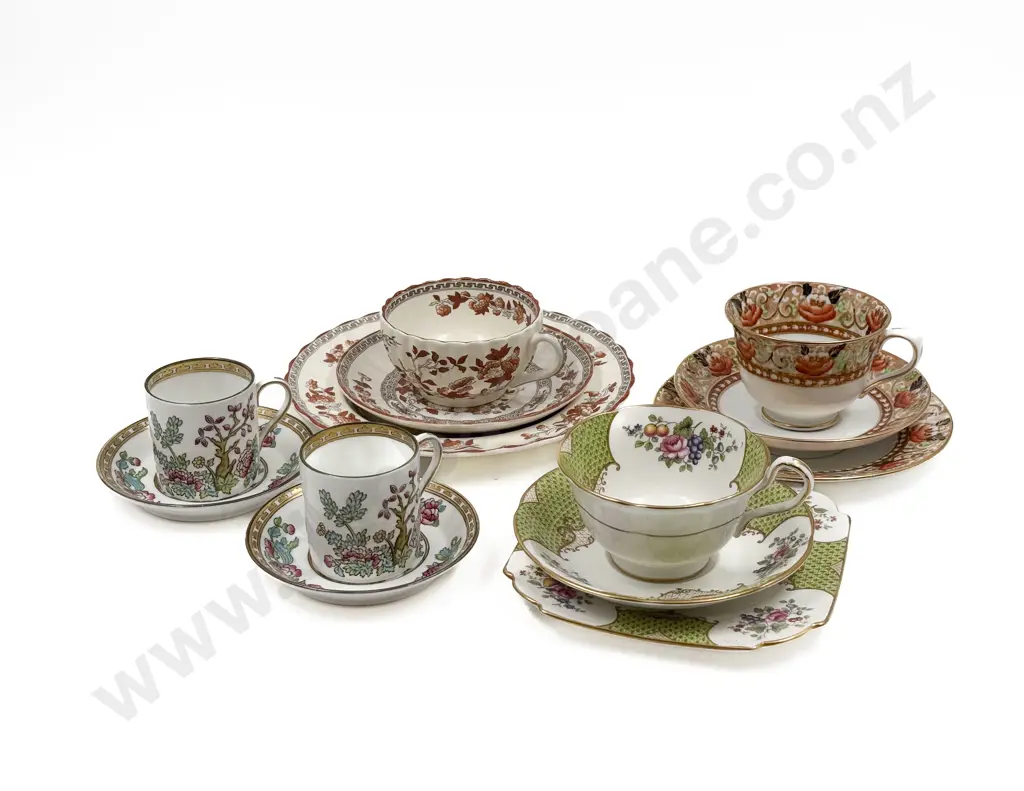 Quantity of Assorted Fancy China Image 1++