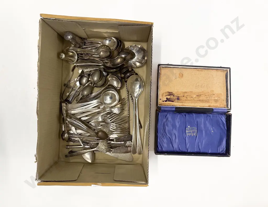 Quantity of Assorted Cutlery Image 1++