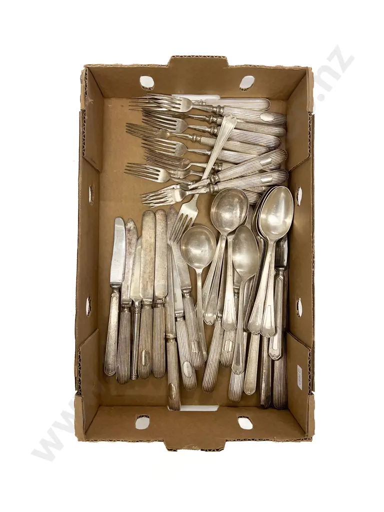 Quantity of Assorted Cutlery Image 1++