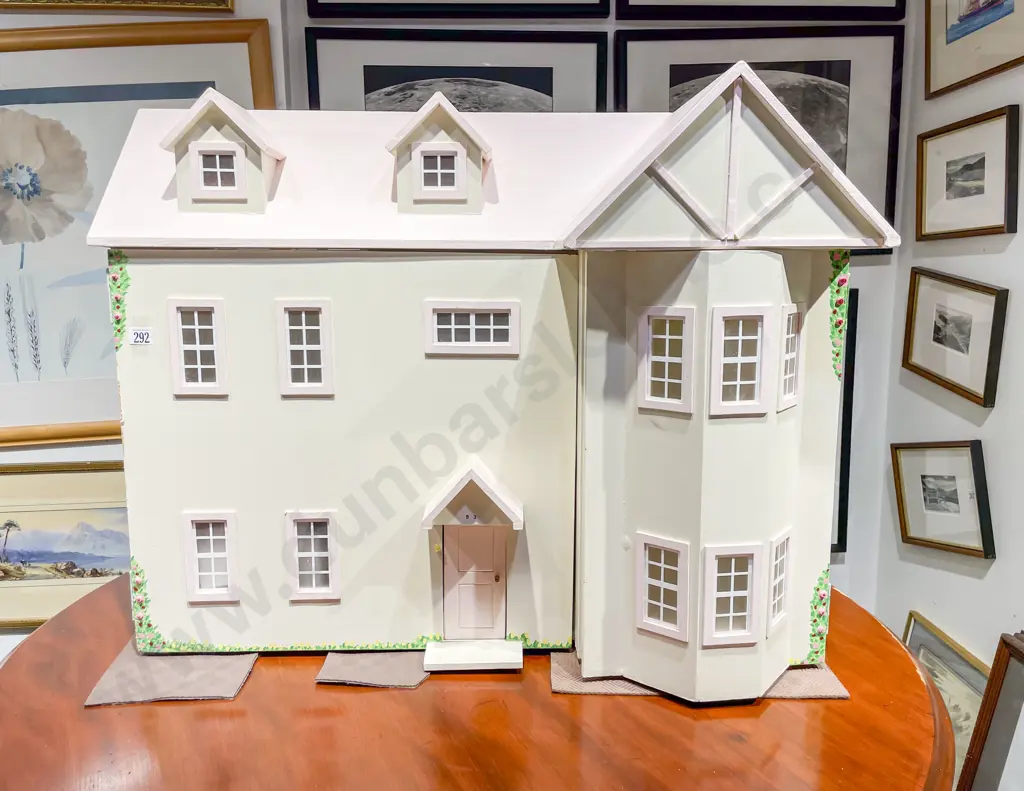 Large Dolls House & Assorted Dolls & Furniture Image 1++