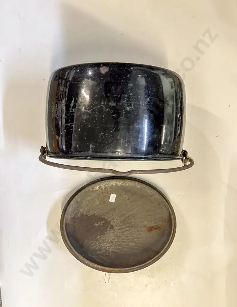 Cast Metal Billy Pot Image 1++