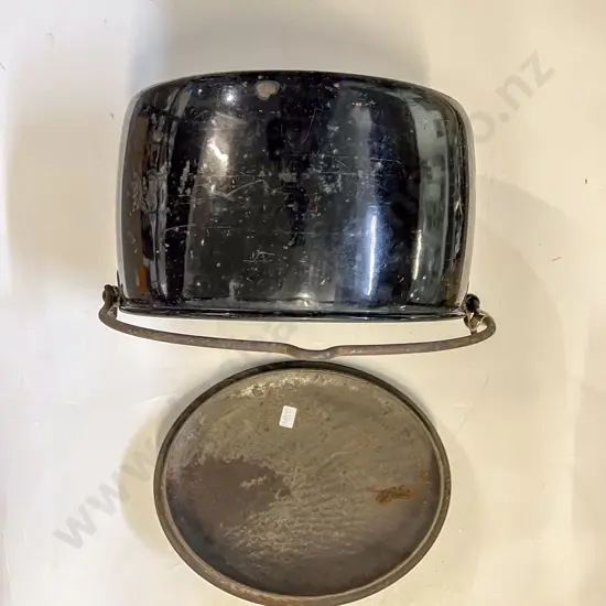 Cast Metal Billy Pot