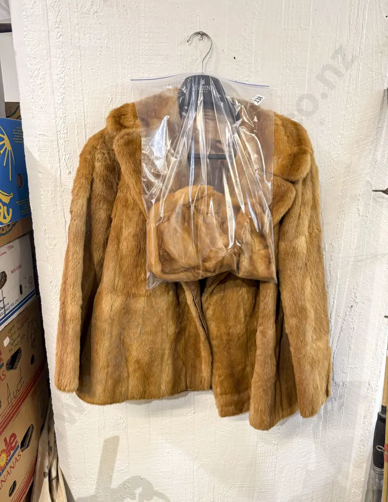 Mid C20th Fine Red Fur Jacket & Hat Image 1++
