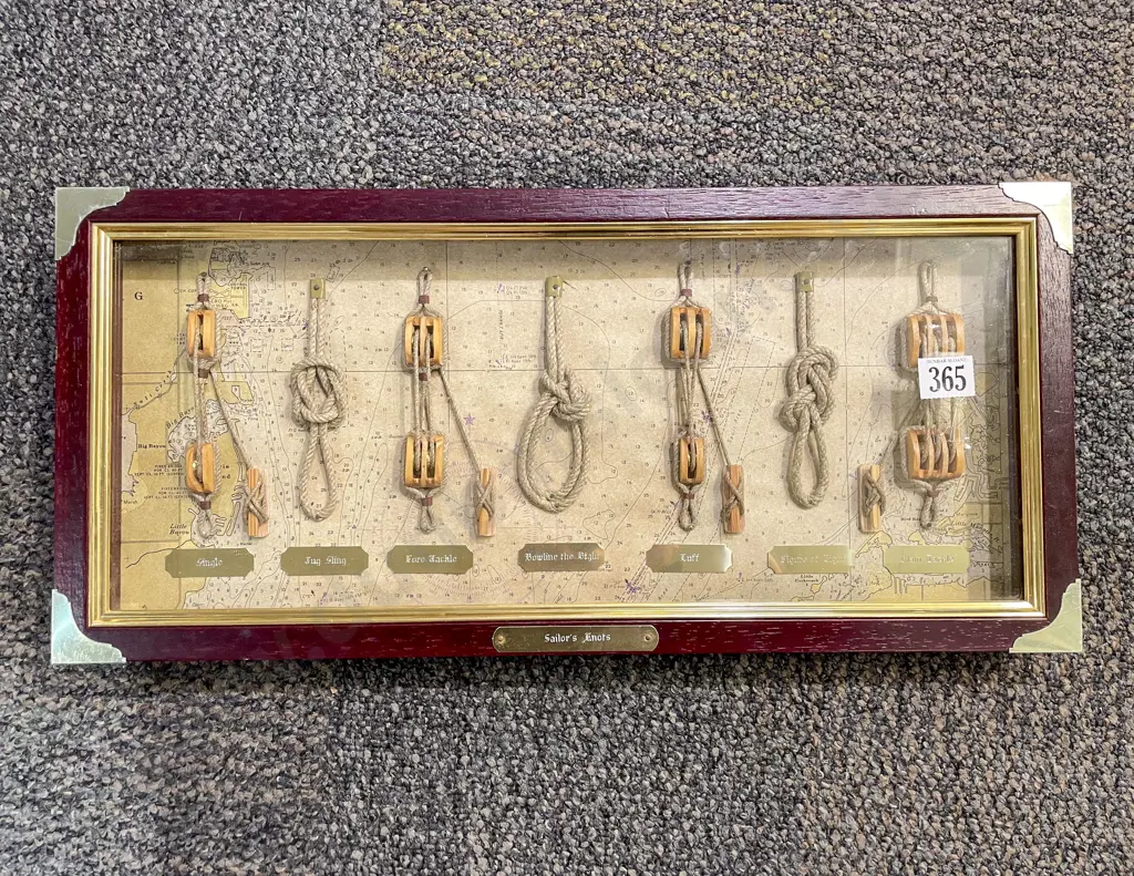 Framed Sailors Knot Display Image 1++