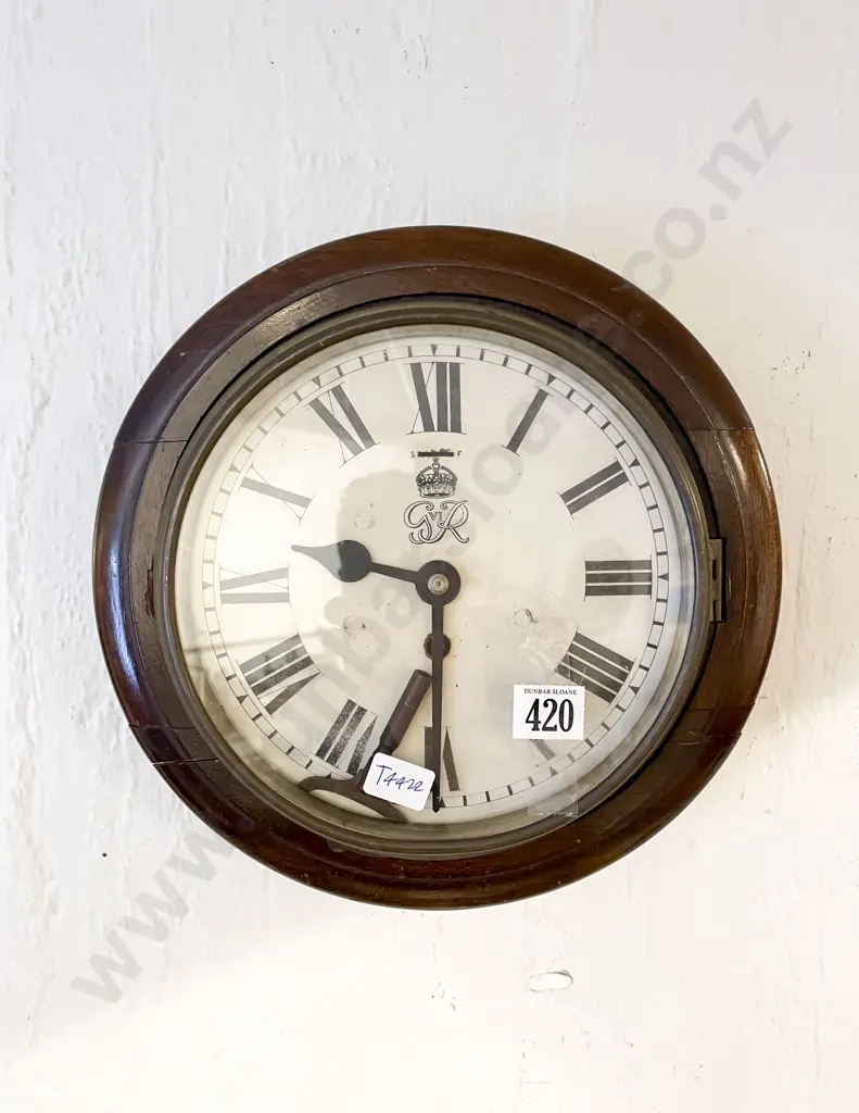 Vintage Circular Wall Clock Image 1++