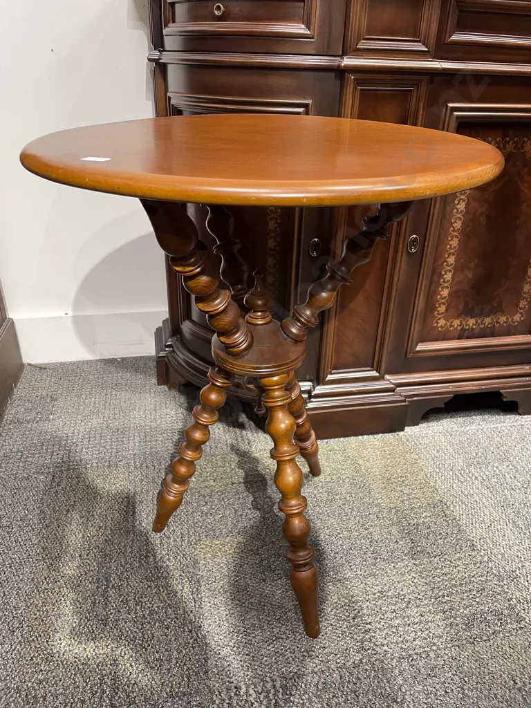 Tripod Based Wine Table with Bobbin Turned Legs Image 1++