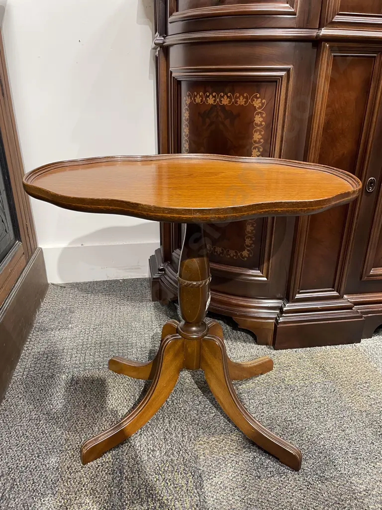 Mahogany Side Table Image 1++