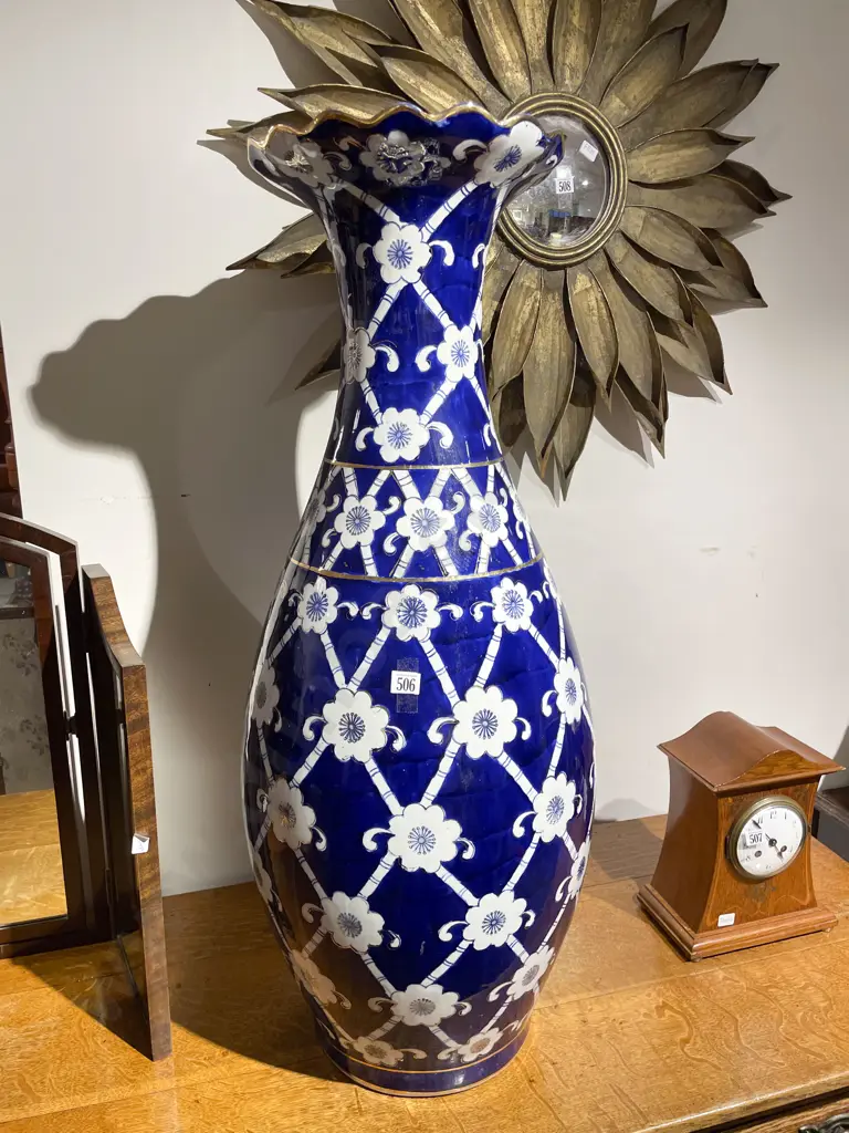 Large Flooring Standing Blue & White Decorators Vase Image 1++