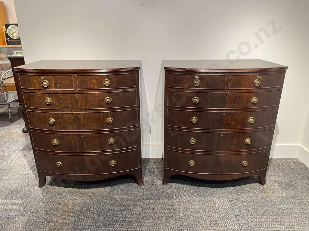 A Pair of Georgian Style Mahogany Bow Front Chests of Drawers Image 1++