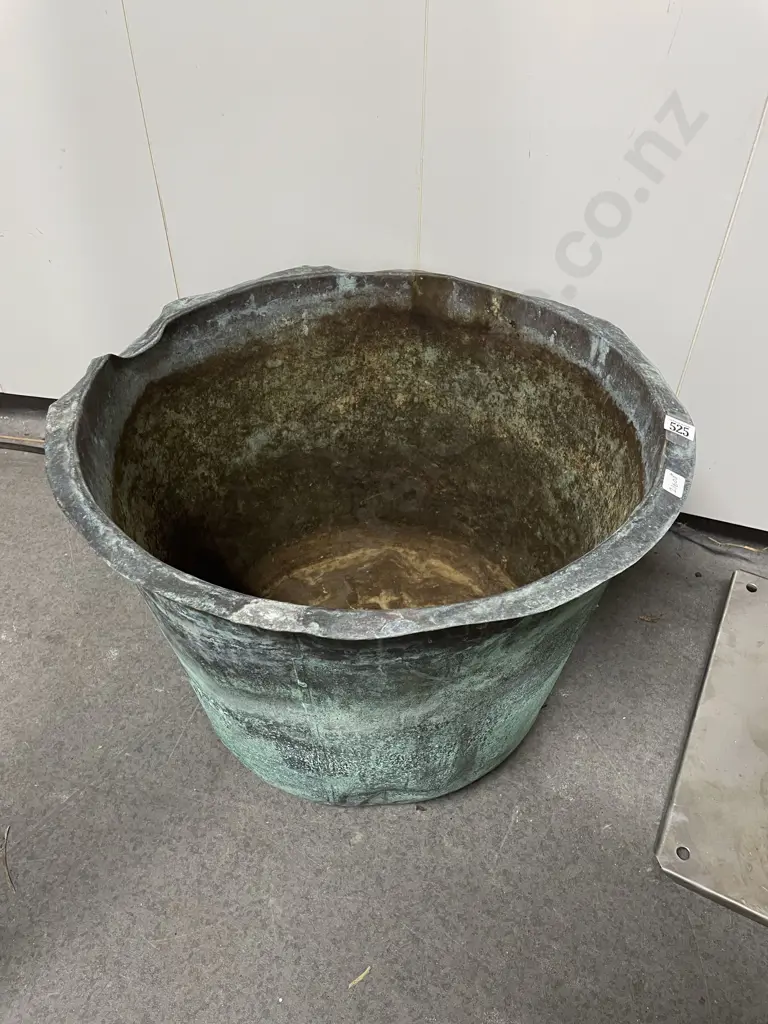 Large Copper Planter Image 1++