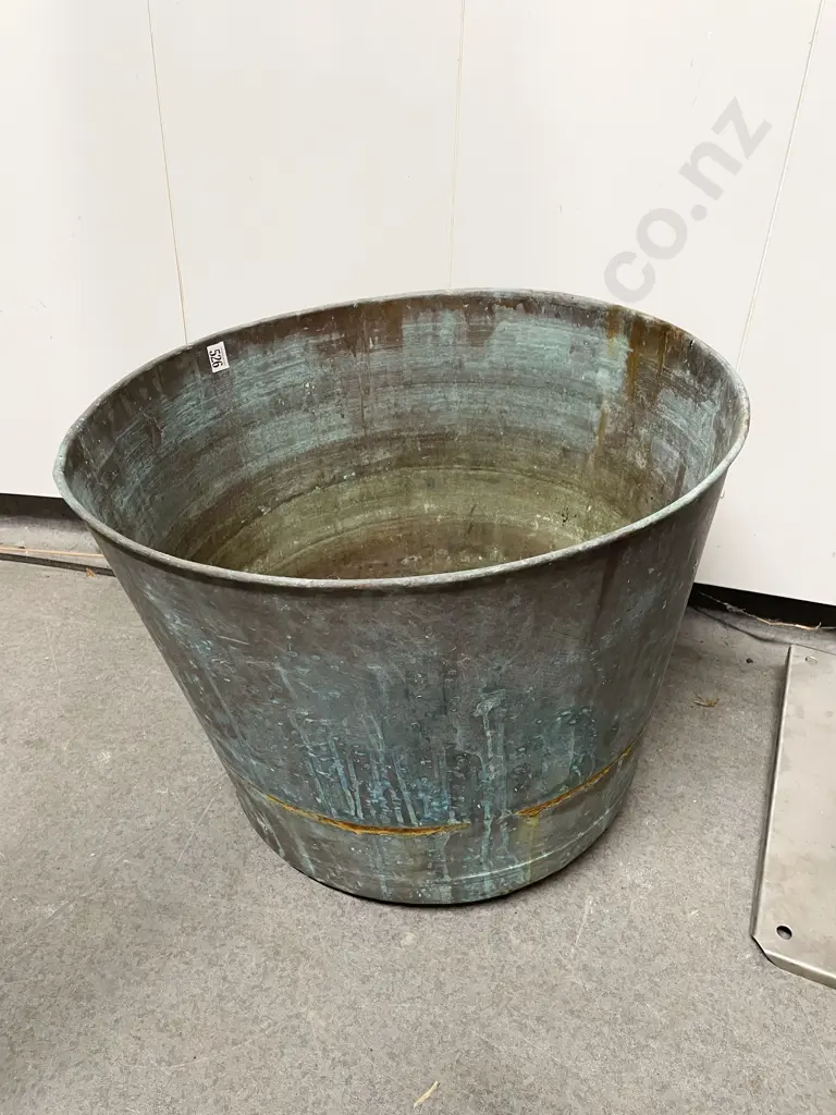 Large Copper Planter Image 1++