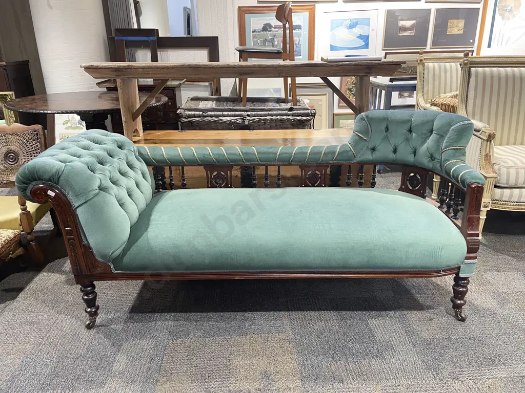 Victorian Spindle Back Chaise Longue Image 1++