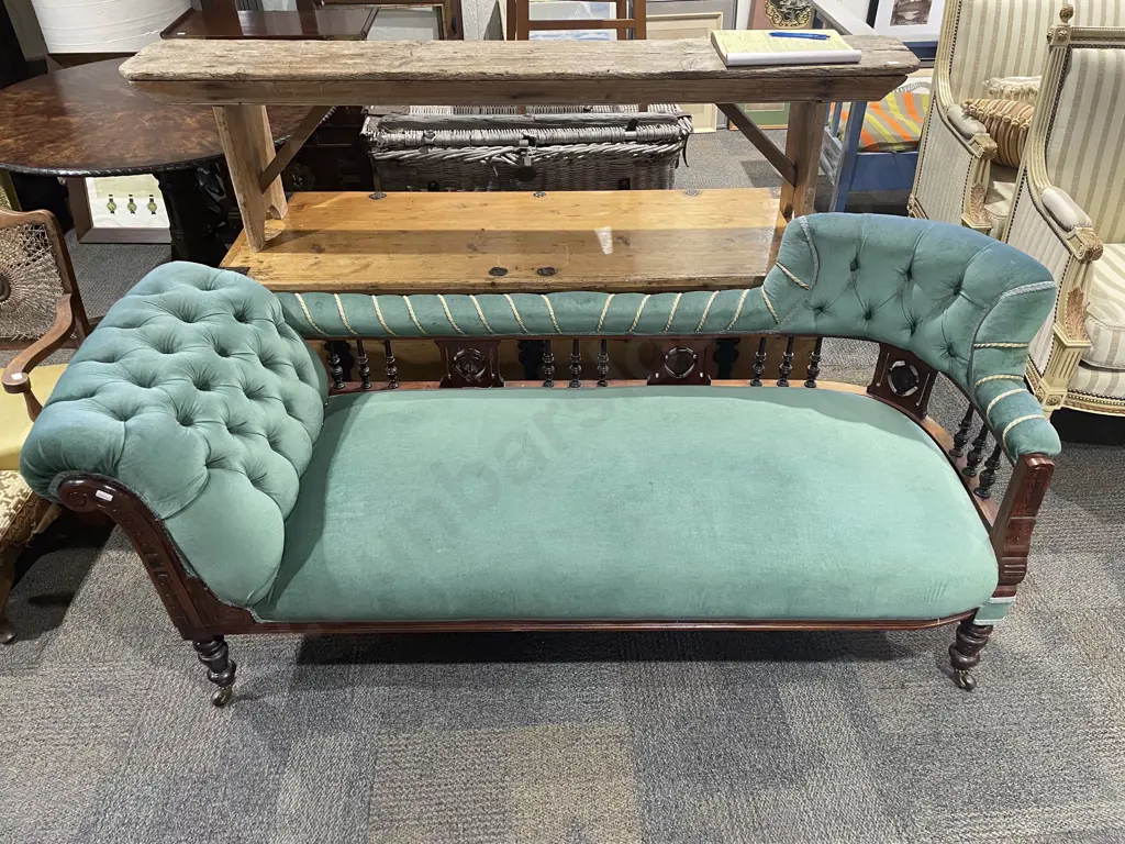 Victorian Spindle Back Chaise Longue Image 1++