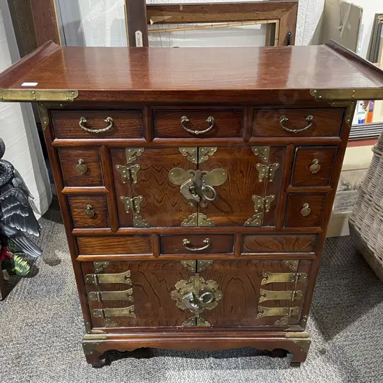 Korean Side Chest