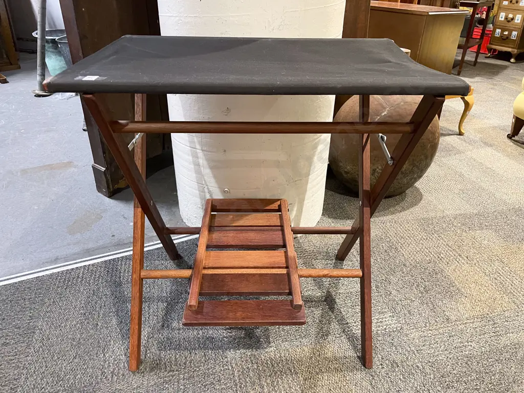 Folding Luggage Stand Image 1++