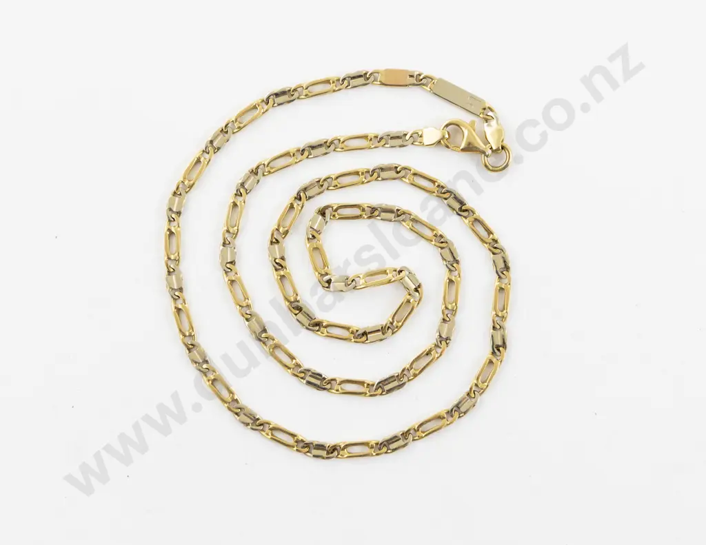 18ct Fancy Mixed Curb Link Neck Chain Image 1++