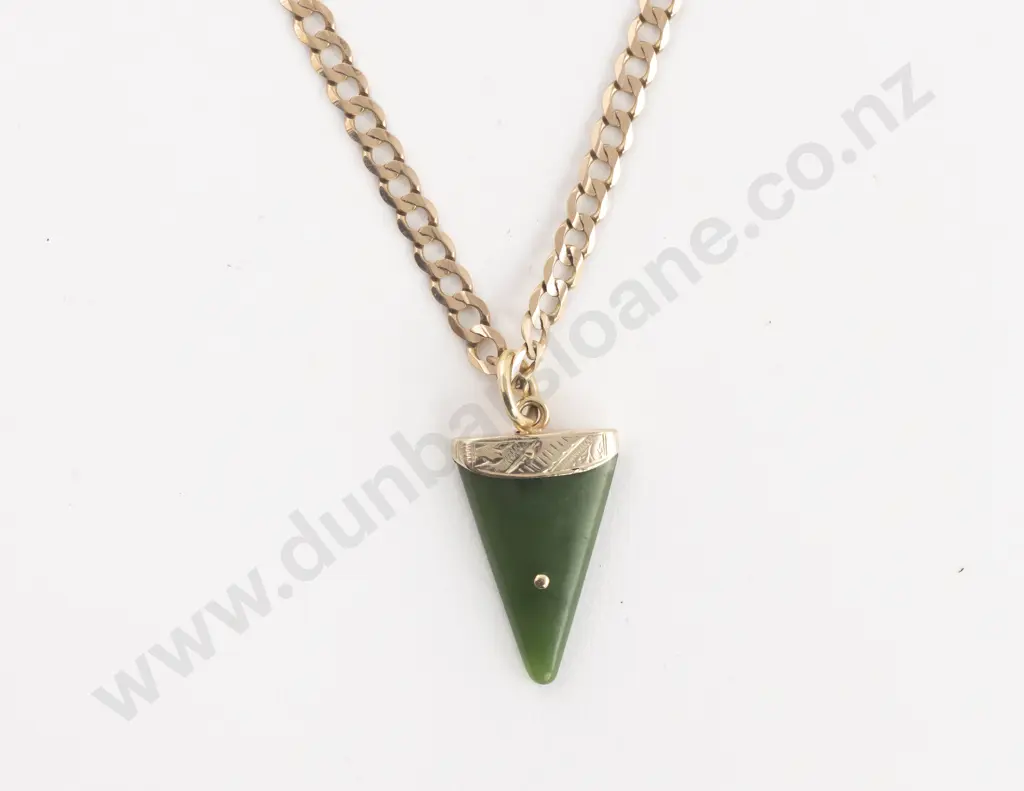 9ct Mounted Greenstone Form of Shark Tooth Pendant Image 1++