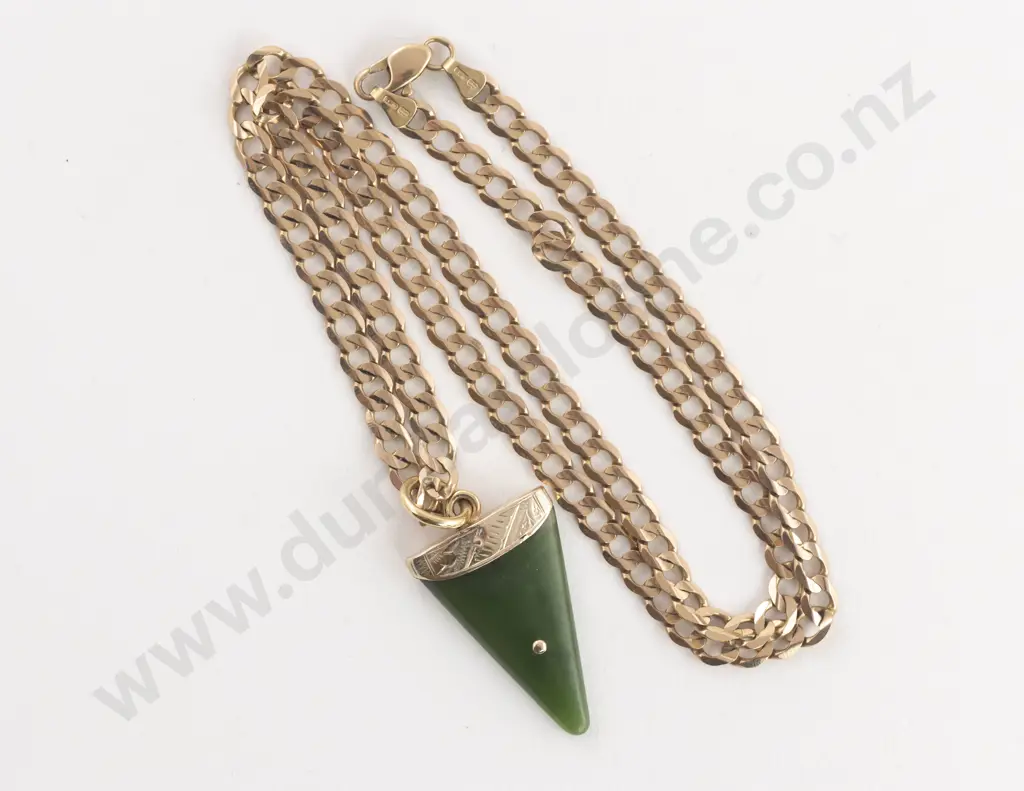9ct Mounted Greenstone Form of Shark Tooth Pendant Image 1++
