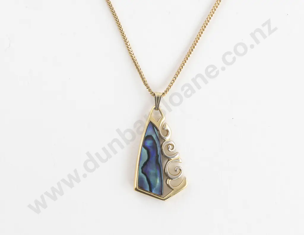 NZ Ataahua Gold Plated Paua Pendant on 9ct Neck Chain Image 1++