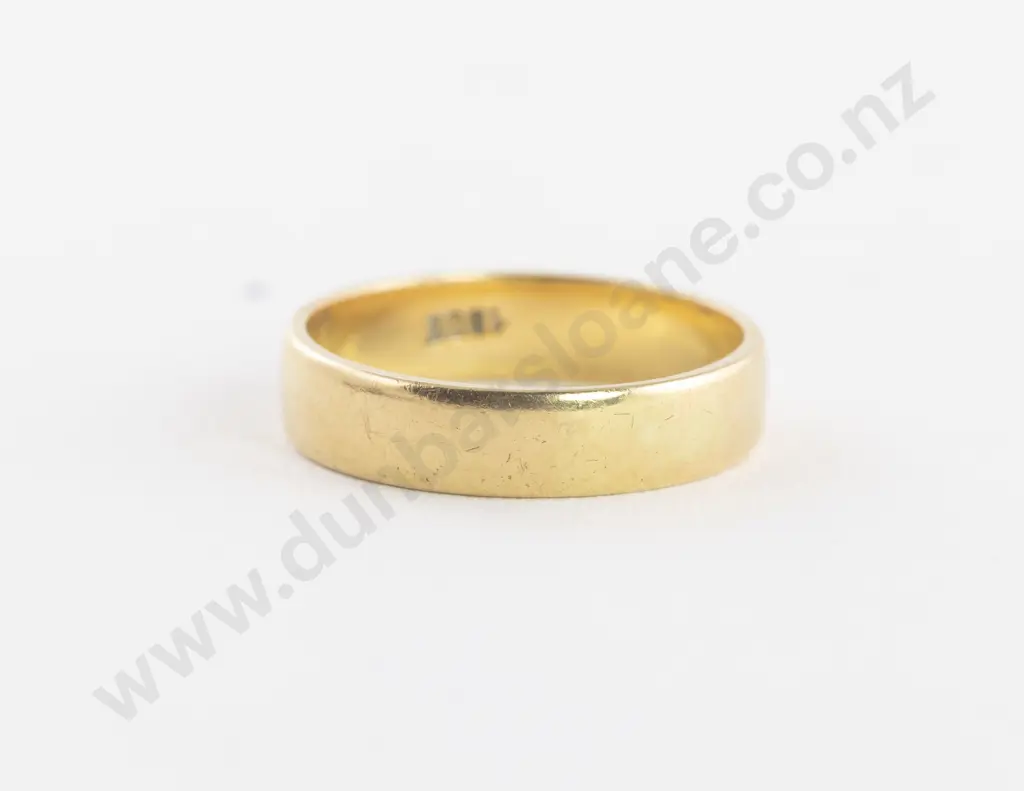 18ct Plain Wedding Band Image 1++