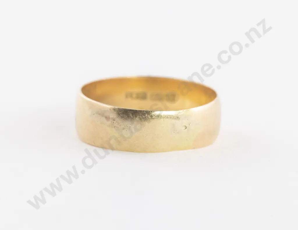 18ct Wide Plain Wedding Band Image 1++