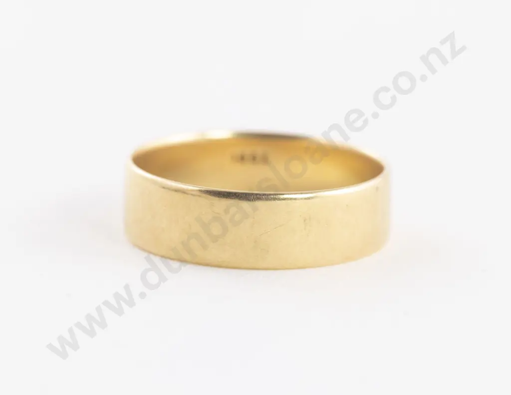 18ct Plain Wedding Band Image 1++