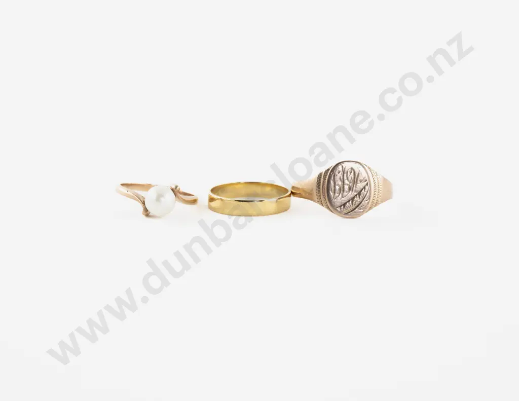 18ct Plain Wedding Band Image 1++