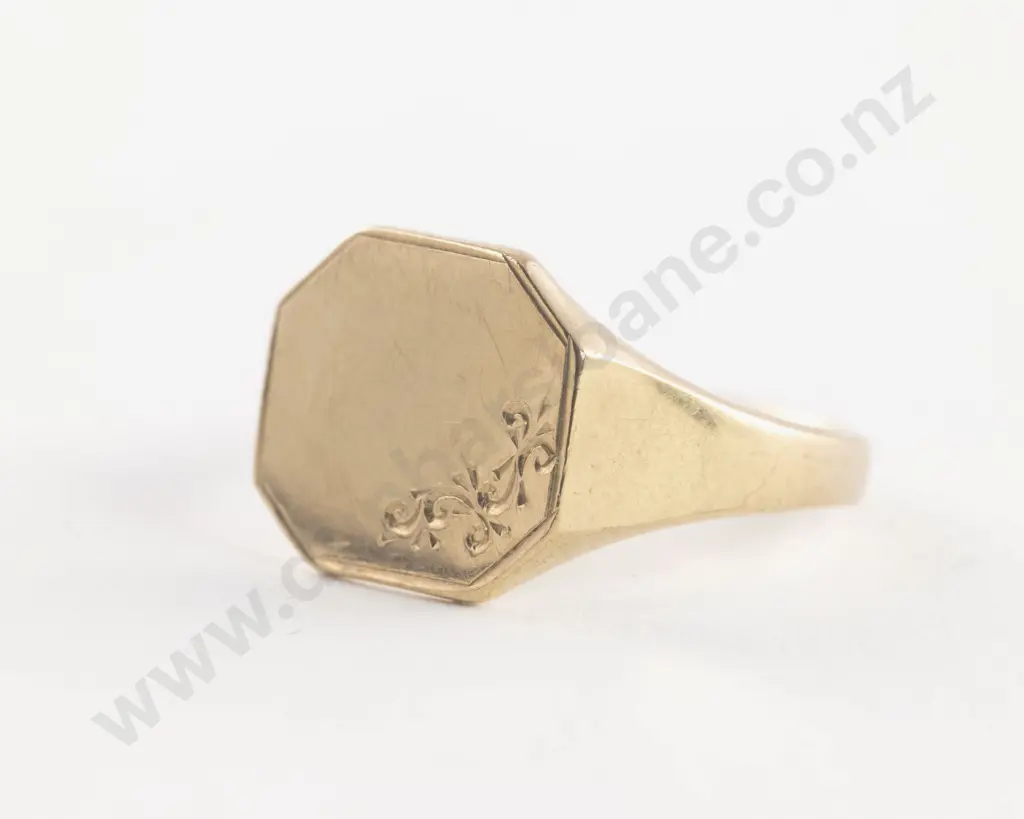 9ct Signet Ring Image 1++