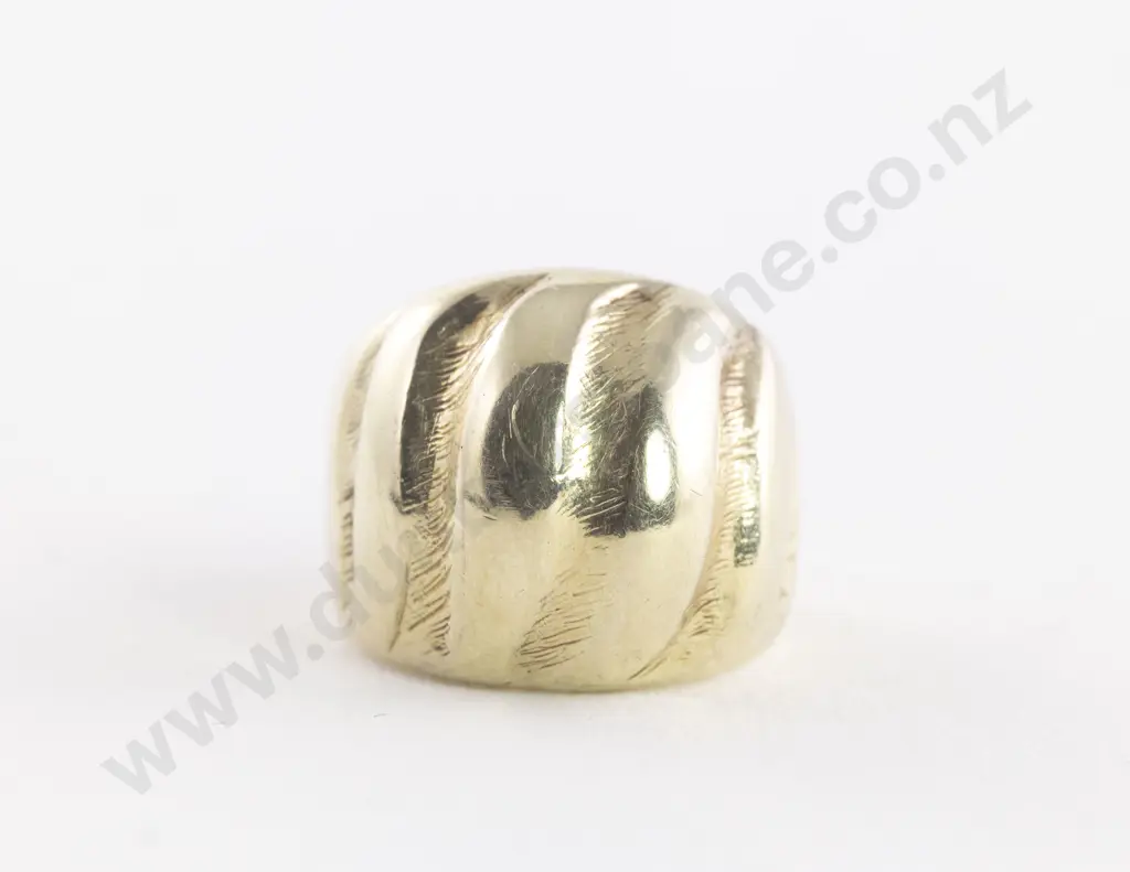 14ct Fancy Domed Band Ring Image 1++