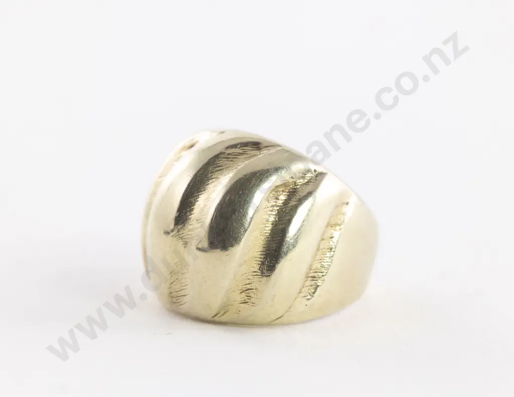 14ct Fancy Domed Band Ring Image 1++
