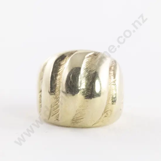 14ct Fancy Domed Band Ring