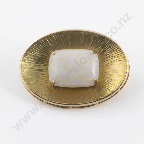 18ct Single Milk Opal Brooch Pendant
