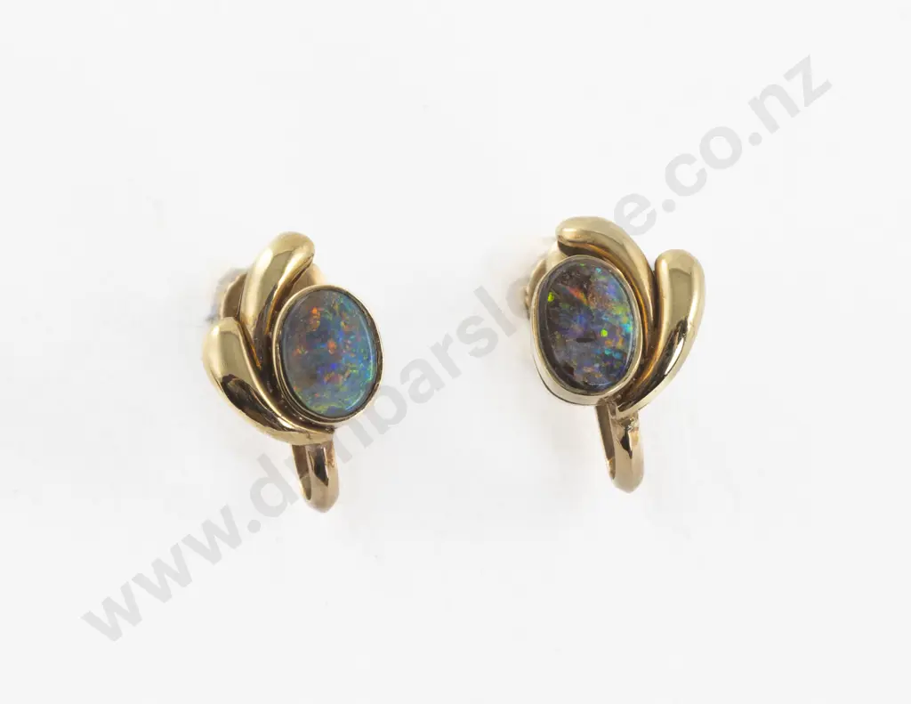 Pair 9ct Single Stone Opal Earrings Image 1++