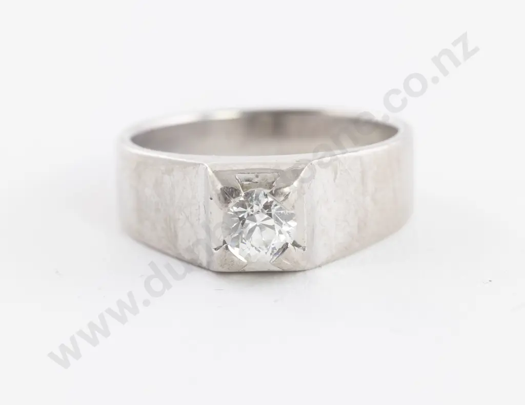 18ct White Gold Solitaire Diamond Gents Dress Ring Image 1++