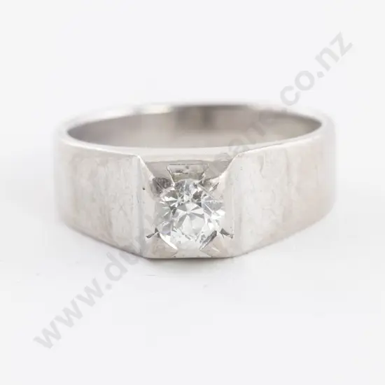 18ct White Gold Solitaire Diamond Gents Dress Ring
